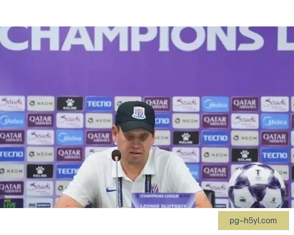 申花半场0比2落后 武里南联得势拉唐染红